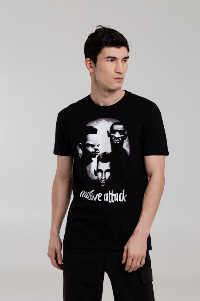 Футболка «Меламед. Massive Attack», черная Футболка «Меламед. Massive Attack», черная